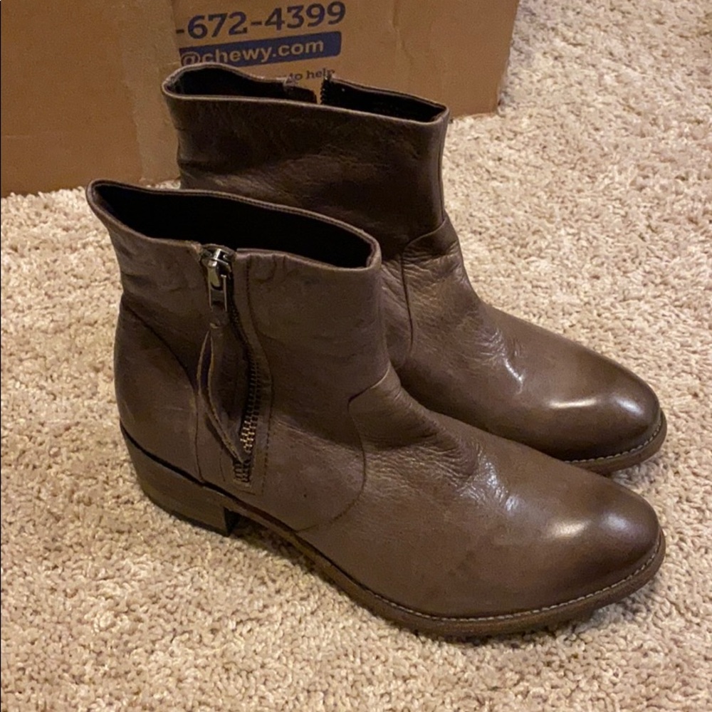 Blackstone Ankle Boots